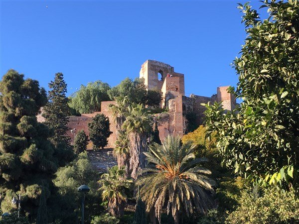 Slunečná Andalusie z Brna - kombinace hor, pláží, vína a kultury