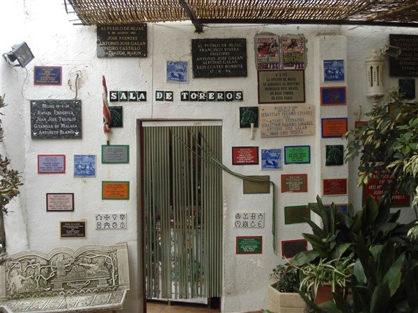 Slunečná Andalusie z Brna - kombinace hor, pláží, vína a kultury