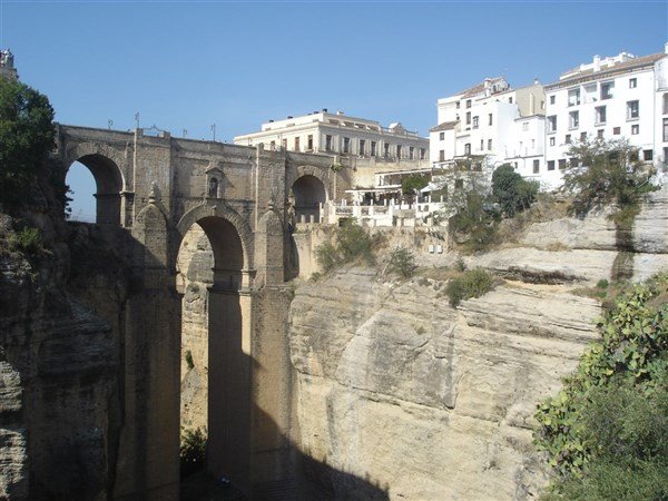 Slunečná Andalusie z Brna - kombinace hor, pláží, vína a kultury