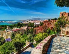 Slunečná Andalusie z Brna - kombinace hor, pláží, vína a kultury