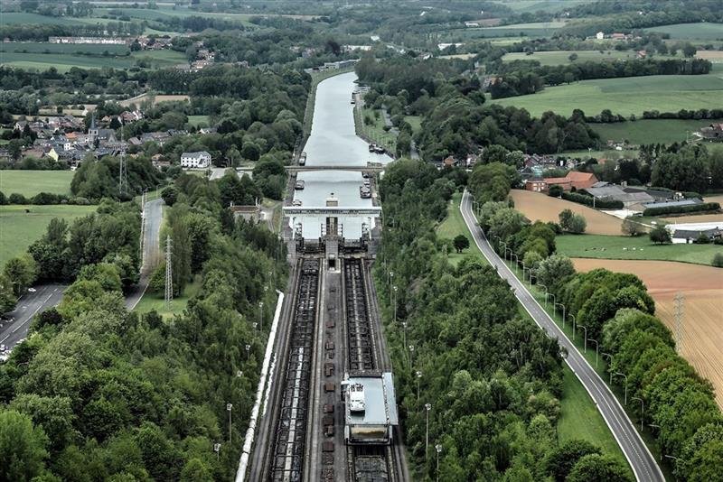 Belgie a Lucembursko s květinovým kobercem