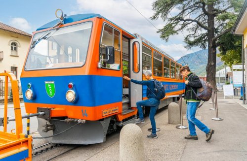 Bernina Express a zubačka Monte Generoso