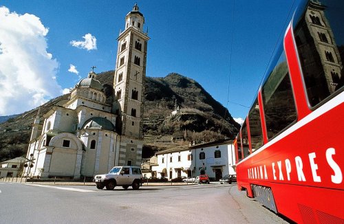 Bernina Express a zubačka Monte Generoso