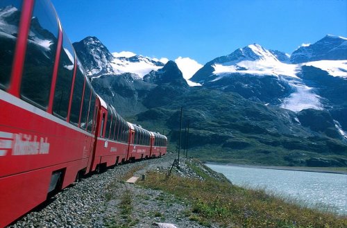 Bernina Express a zubačka Monte Generoso