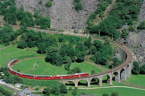 Bernina Express a zubačka Monte Generoso
