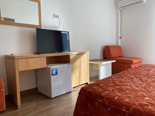 Hotel Oaza (Gradac)