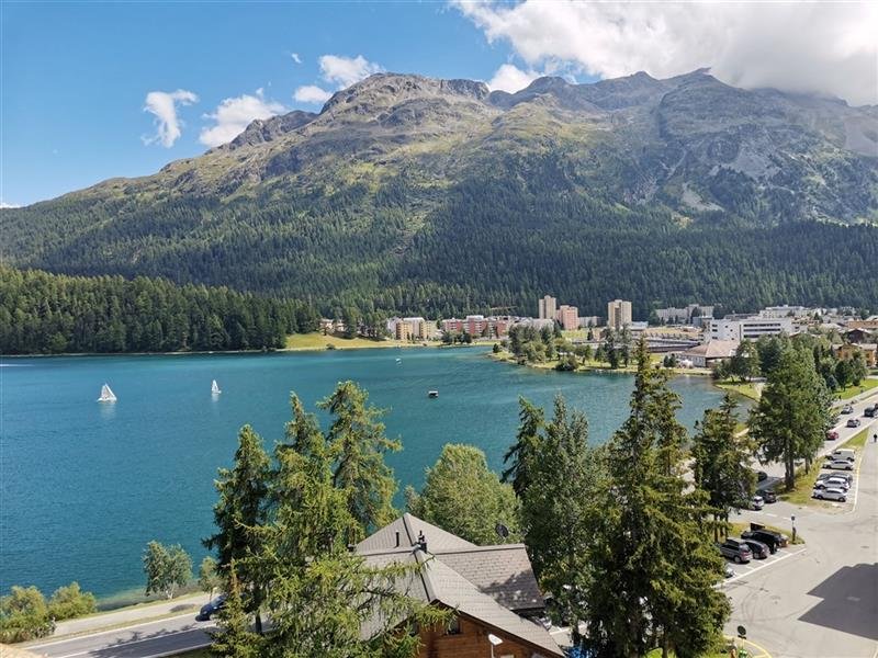 Symbol Švýcarska - legendární Matterhorn a alpské průsmyky