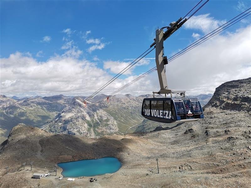 Symbol Švýcarska - legendární Matterhorn a alpské průsmyky