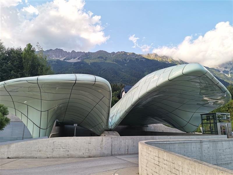 Symbol Švýcarska - legendární Matterhorn a alpské průsmyky