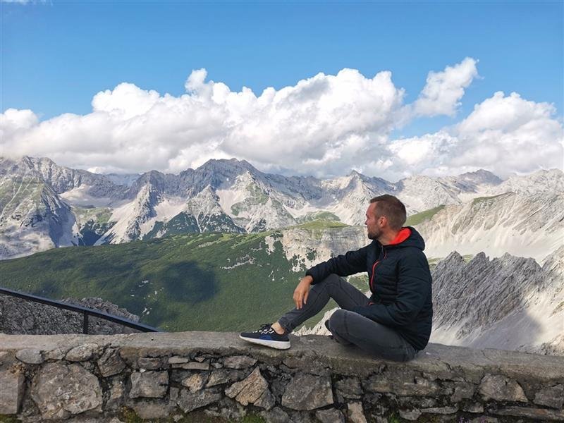 Symbol Švýcarska - legendární Matterhorn a alpské průsmyky