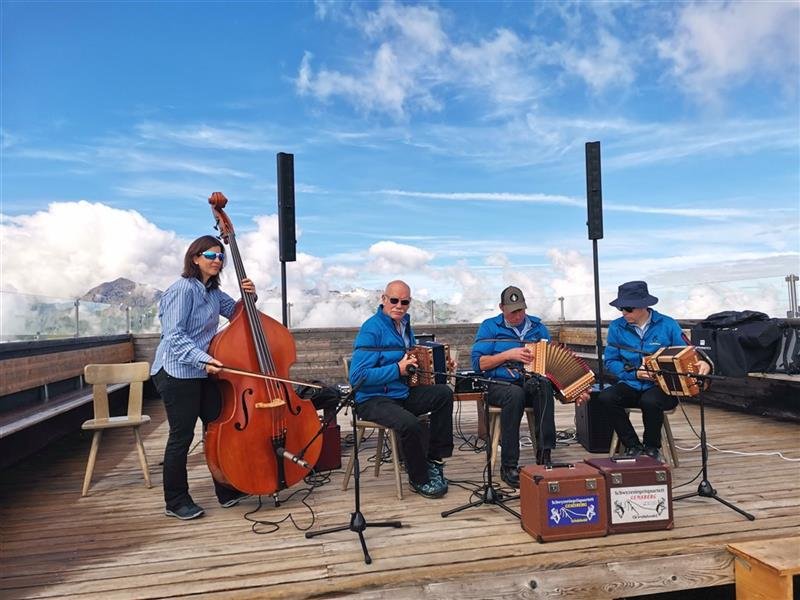 Symbol Švýcarska - legendární Matterhorn a alpské průsmyky