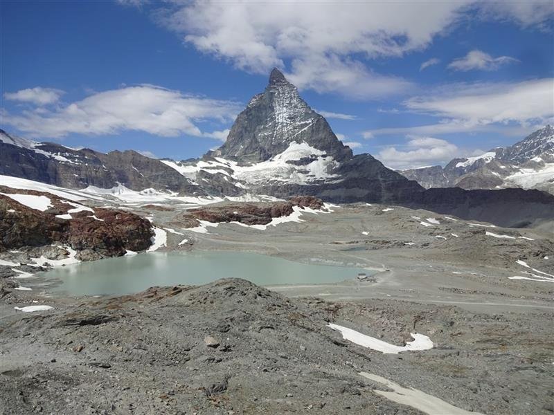 Symbol Švýcarska - legendární Matterhorn a alpské průsmyky