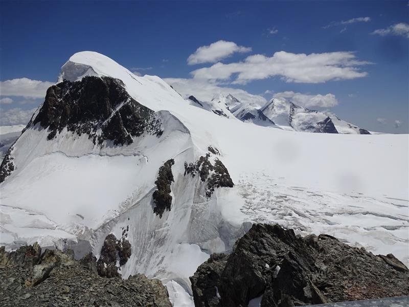 Symbol Švýcarska - legendární Matterhorn a alpské průsmyky