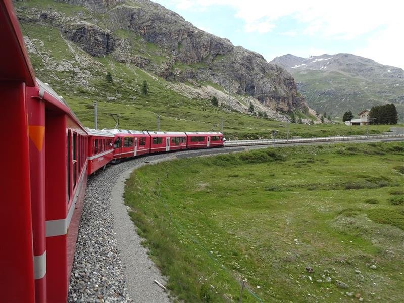 Symbol Švýcarska - legendární Matterhorn a alpské průsmyky