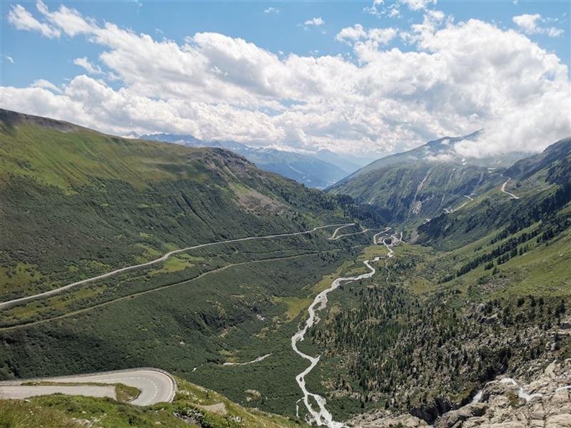 Symbol Švýcarska - legendární Matterhorn a alpské průsmyky
