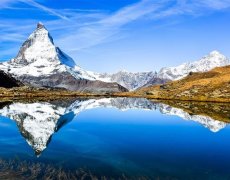 Symbol Švýcarska - legendární Matterhorn a alpské průsmyky
