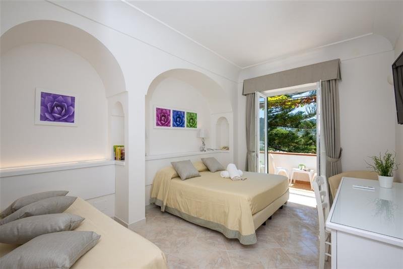 Ischia - Smaragdový Ostrov