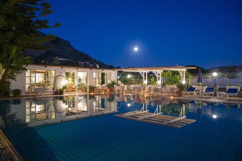 Ischia - Smaragdový Ostrov