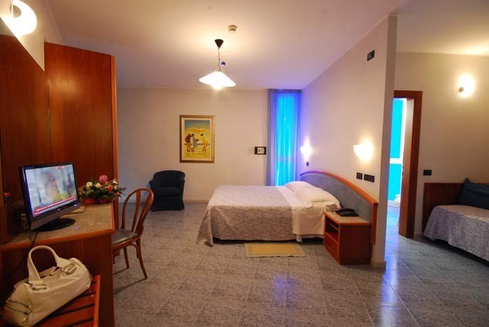 Alba Adriatica - Hotel Meripol