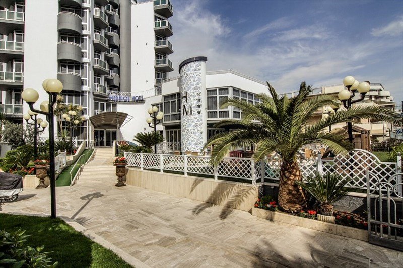 Alba Adriatica - Hotel Meripol