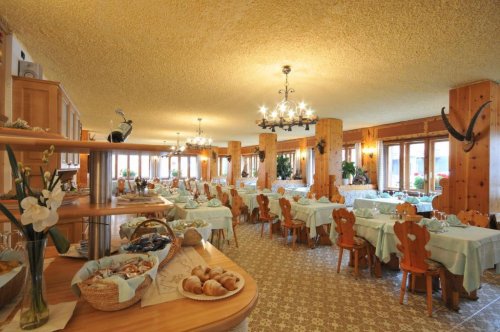 6denní zájezd (denní přejezd) s dopravou, polopenzí a skipasem v ceně – Parkhotel Valfurva