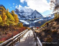 Soutěskou Tygřích skoků do bájné Šangrilá