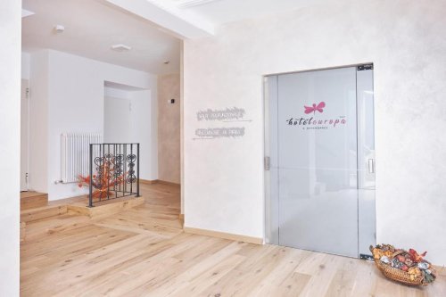 6denní zájezd (denní přejezd) s dopravou, polopenzí a skipasem v ceně – hotel Europa