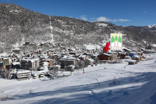 6denní zájezd (denní přejezd) s dopravou, polopenzí a skipasem v ceně – hotel Derby