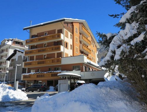 6denní zájezd (denní přejezd) s dopravou, polopenzí a skipasem v ceně – hotel Derby