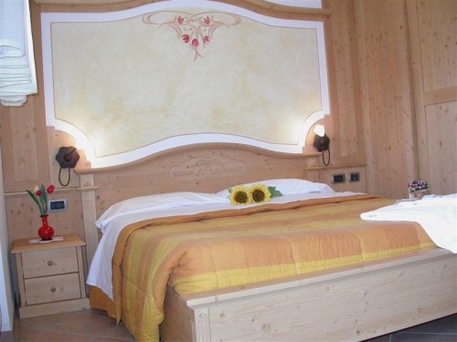 5denní zájezd s dopravou, polopenzí a skipasem v ceně – hotely různé Paganella