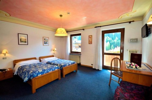 5denní zájezd s dopravou, polopenzí a skipasem v ceně – hotel Centrale