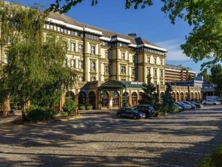 BUDAPEŠŤ & ENSANA MARKÉTIN OSTROV zážitkově na termálních pramenech