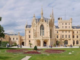 ČESKO - Jižní Morava s výletem do Bratislavy - 2026! ČESKO - Jižní Morava s výletem do Bratislavy - 2026!