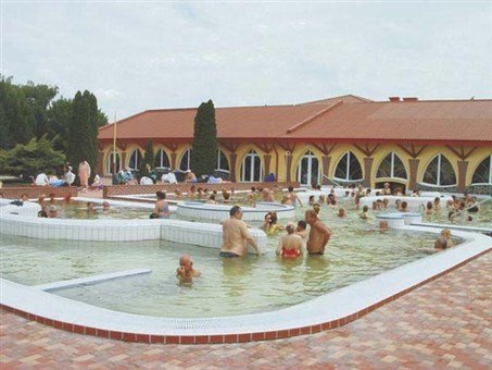 Velký Meder, termály a relaxace s výlety