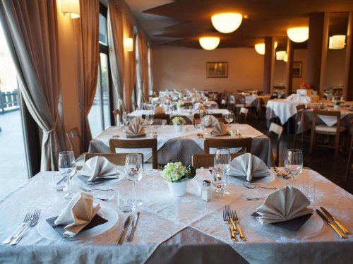 Hotel Il Cervo autobusem