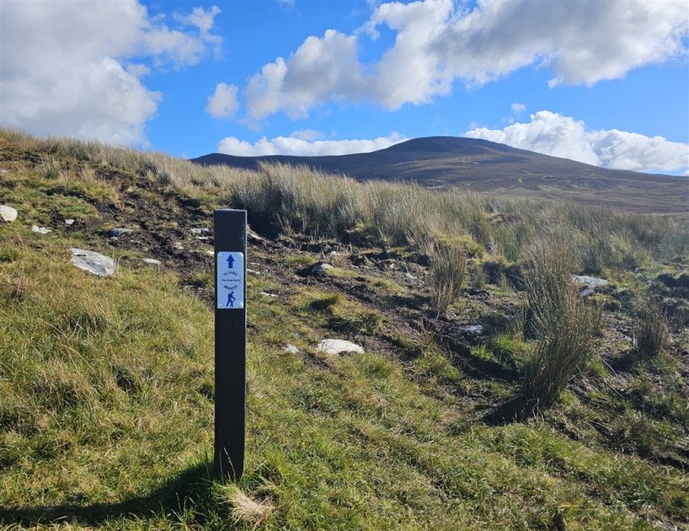 Irsko - Výšlapy na tři vrcholy Donegalu, divoká krása krajiny a bohatství památek z irské historie