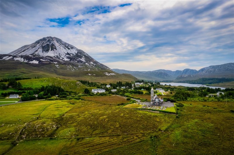 Irsko - Výšlapy na tři vrcholy Donegalu, divoká krása krajiny a bohatství památek z irské historie