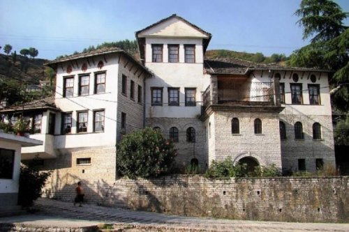 Severní Albánie - země orlů, kaňonů a smaragdových řek - let