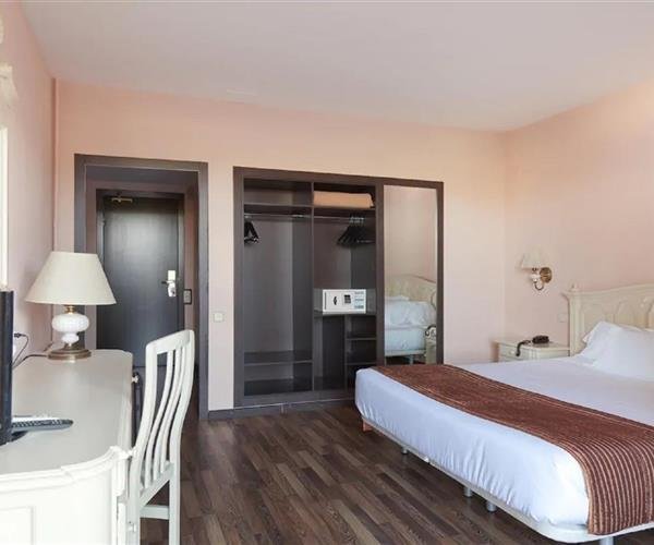 Roger de Flor by Seleqtta