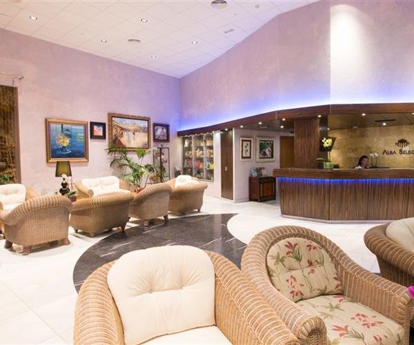 Alba Seleqtta Spa Resort & voda a víno