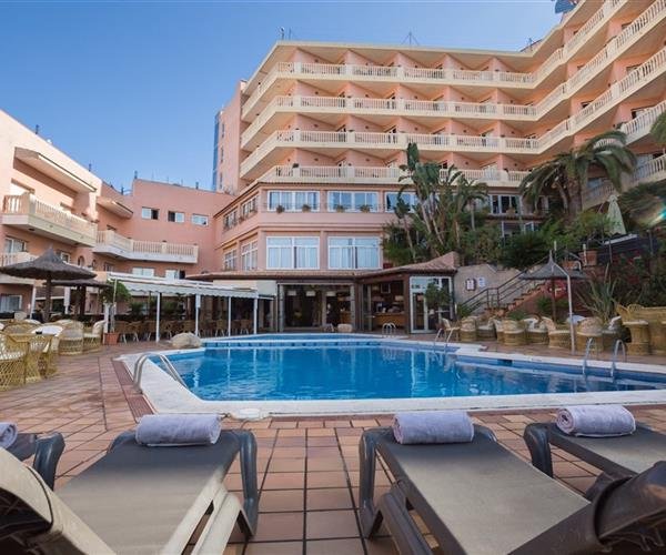 Alba Seleqtta Spa Resort & voda a víno