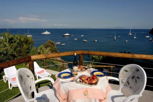 Giardino Delle Ninfe E La Fenice
