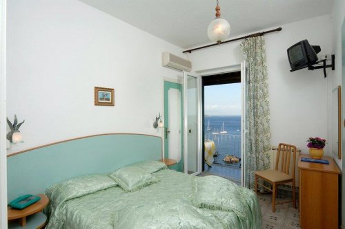 Giardino Delle Ninfe E La Fenice