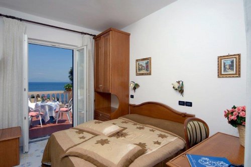 Giardino Delle Ninfe E La Fenice