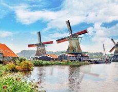 Rozkvetlé Holandsko, země mlýnů, dřeváků a sýrů