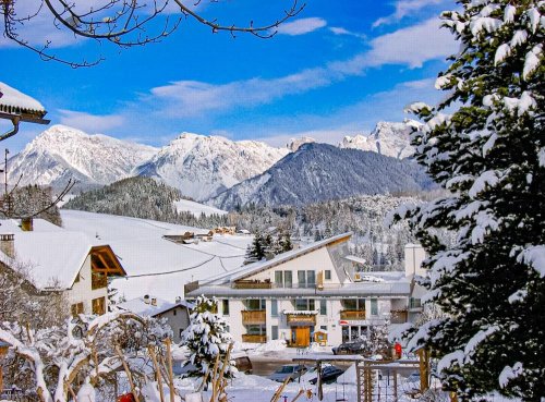 5denní zájezd (denní přejezd) s dopravou, polopenzí a skipasem v ceně – hotel Putia