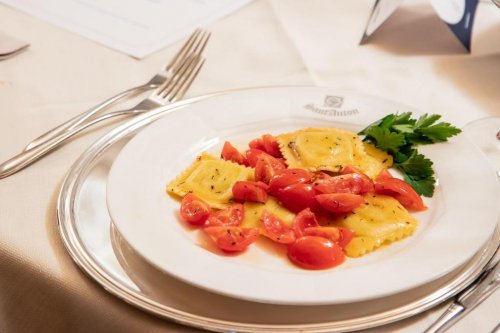 5denní zájezd s dopravou, polopenzí a skipasem v ceně – hotel Sant Anton