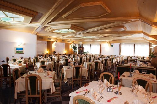 5denní zájezd s dopravou, polopenzí a skipasem v ceně – hotel Sant Anton