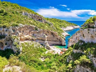 Ostrov Vis - Poklad Střední Dalmácie Ostrov Vis - Poklad Střední Dalmácie