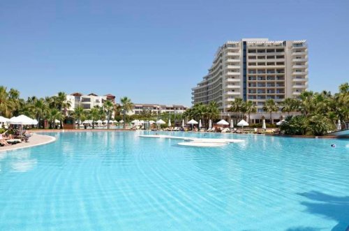 Lara Barut Collection 2026